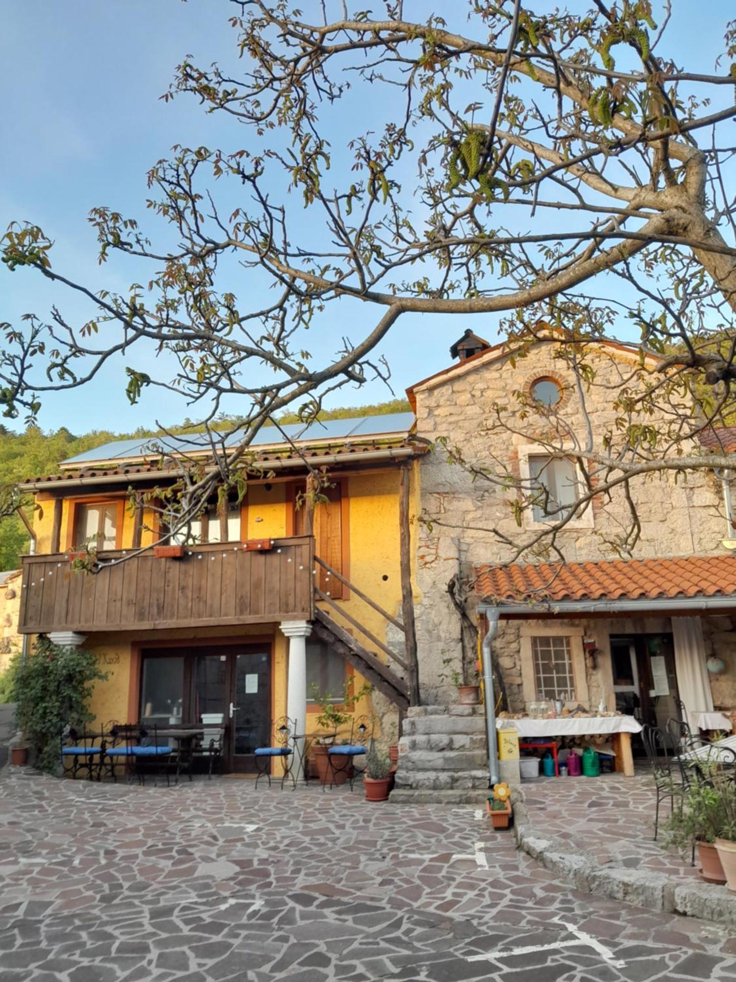 Hostel Xaxid Crni Kal Exterior photo