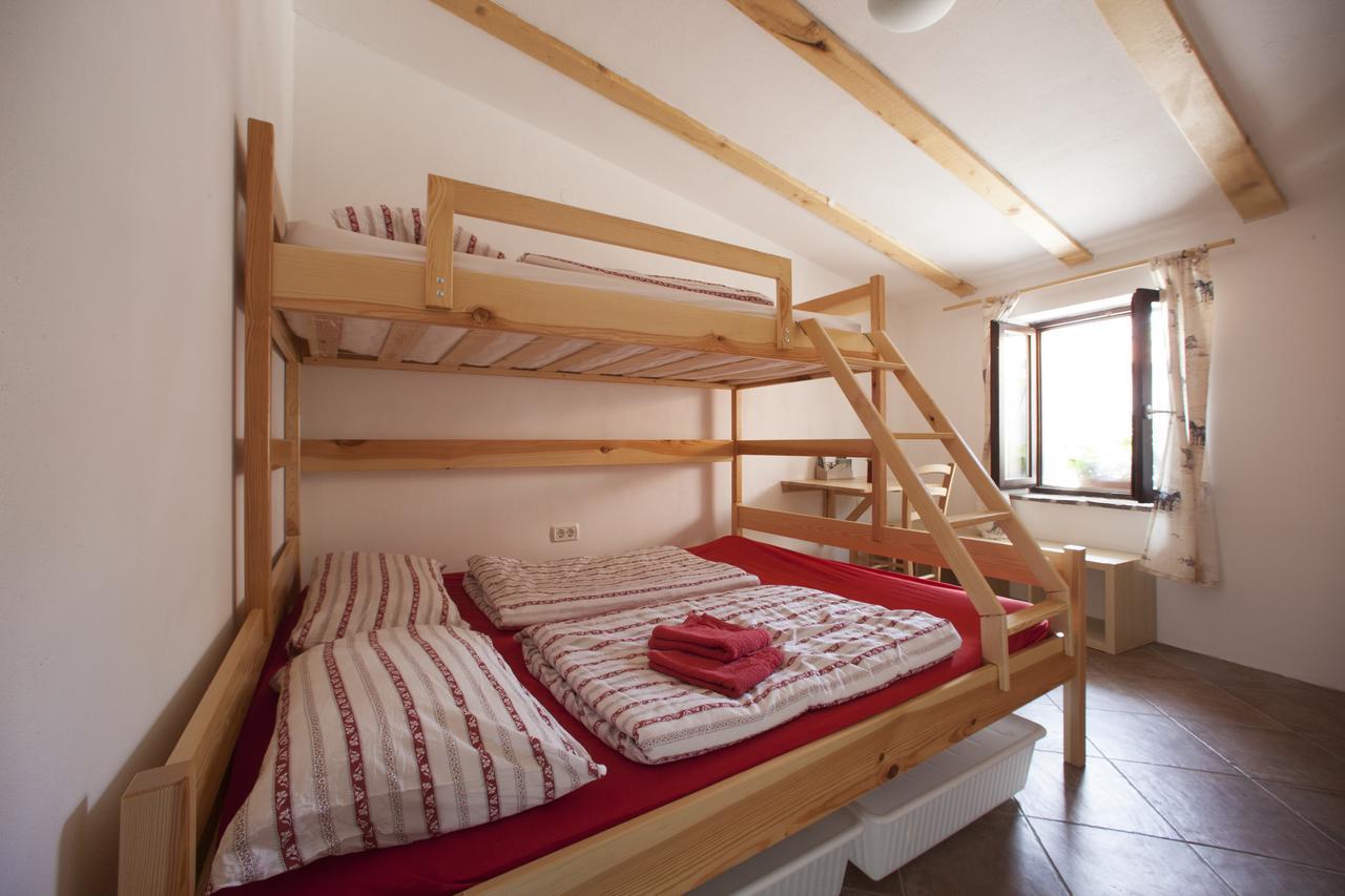 Hostel Xaxid Crni Kal Exterior photo