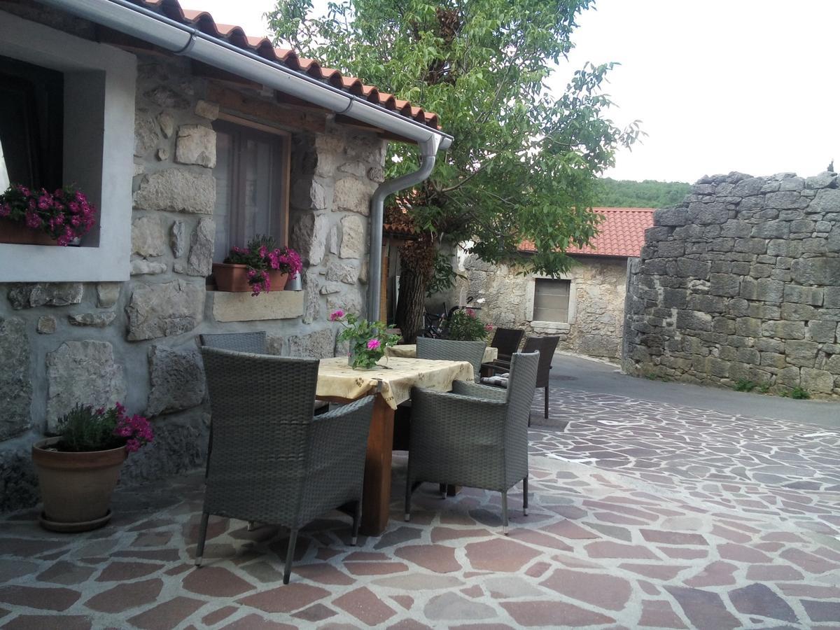 Hostel Xaxid Crni Kal Exterior photo