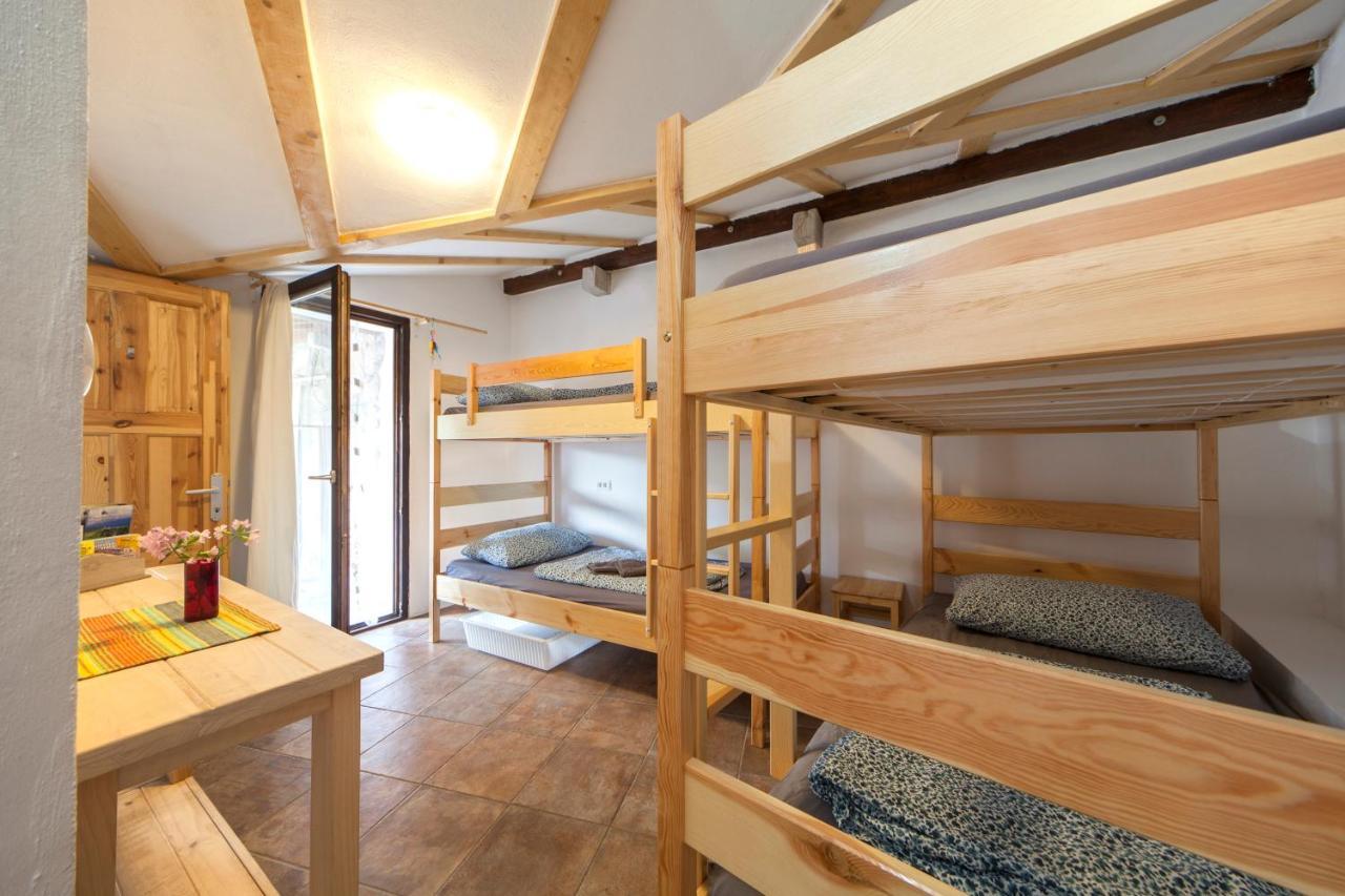 Hostel Xaxid Crni Kal Exterior photo