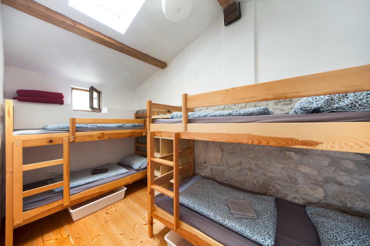 Hostel Xaxid Crni Kal Exterior photo